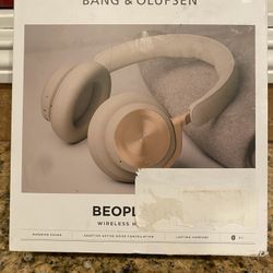 Like New Excellent Condition Bang & Olufsen Beoplay Gold HX Noise Cancelling Headphones With Case In Original Box $200