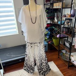 Women’s chic two-piece set pants and top new with tags