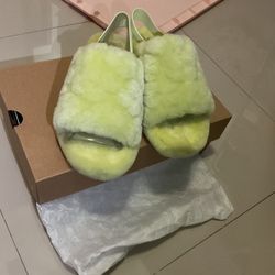 UGG Australia UGG Fluff Yeah Slide Poppy - New Women | Size: 7