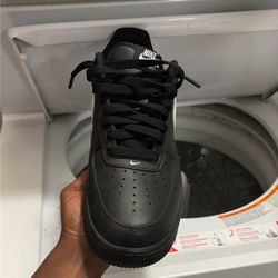 Triple Black AF1