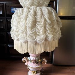 Capodimonte porcelain table lamp
