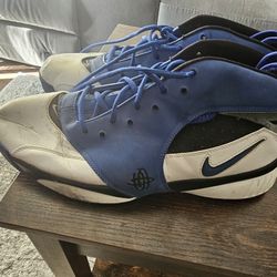 Throwback Thursday NCAA Kicks: Nike Zoom Huarache 64

