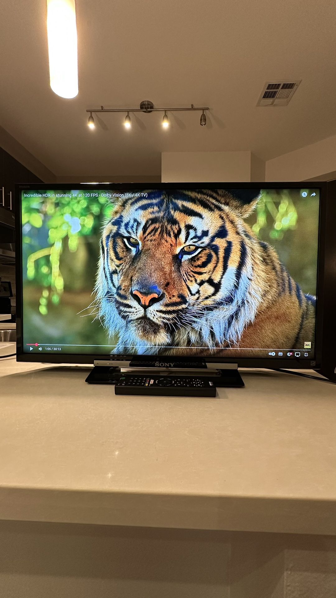 Sony Bravia KDL-32R400A 32" 720p HD LED LCD Television