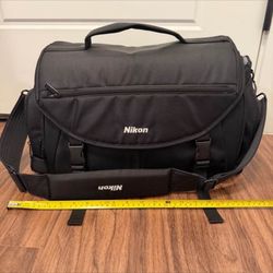 Nikon Large Camera Bag 19" Black w/ Shoulder Strap & Adjustable Dividers