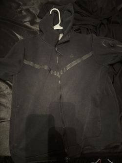 Black Nike Tech