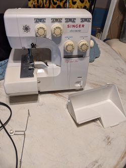 Singer Serger Sewing Machine