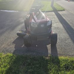 $300.00 Craftsman Riding Lawn Mower T1200