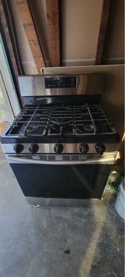 30 in. 5.8 cu. ft. Single tf Oven Gas Range in Stainless Steel