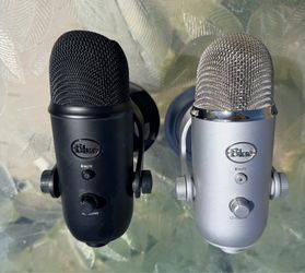 Blue Yeti Logitech Gaming/Studio Headphones 🔥