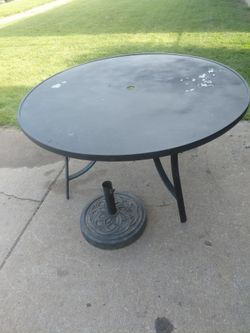 Tabe and umbrella base