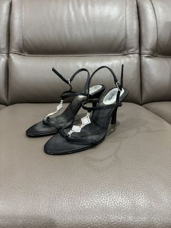 Simple Strapping Black Heel