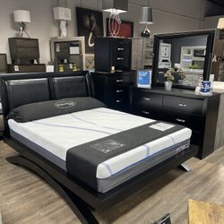 4-piece Platform Black Bedroom Set New