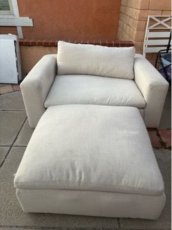 Single and double couch booth for $100