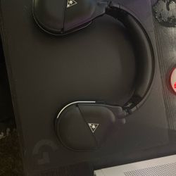 TURTLE BEACH BLUETOOTH HEADPHONES