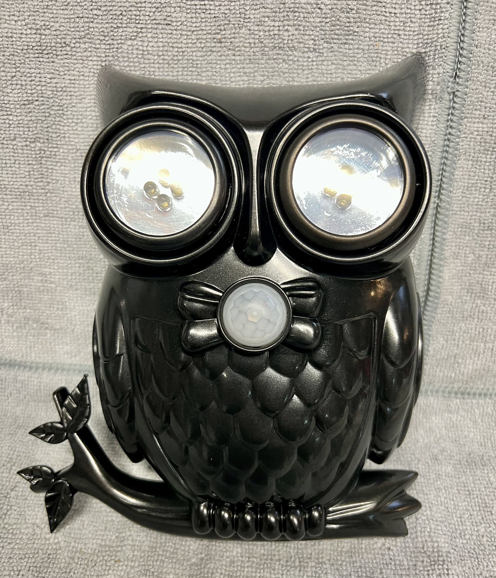 Forever Bright Decorative LED Motion Sensor Hooting Owl Light, Black