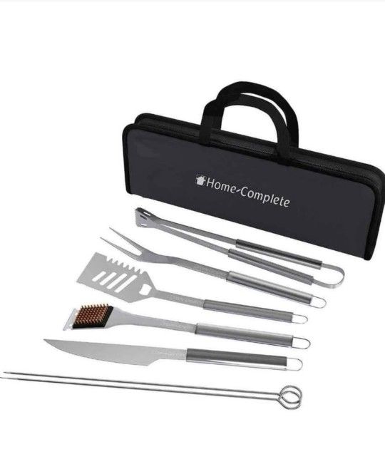 Brand new 7 peice travel BBQ grill tool set with traveling case
