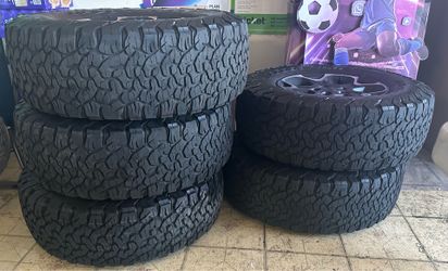 Jeep Rubicon Rims w/Tires