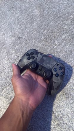 PS5 controller Camo