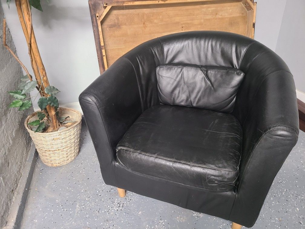 Small Room Living Small Chair Sofa Real 100 % Leather Black