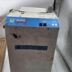 Xantrex Freedom Marine 25 12V 2500 Watt DC RV Boat Power Inverter UNTESTED