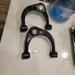 05-23 Toyota Tacoma Upper Control Arm Set