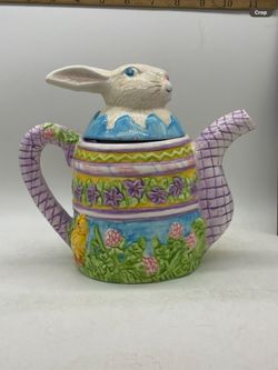 🐇Easter 🐇 Rabbit Serving Pitcher W/  Lid  🐇 Like New