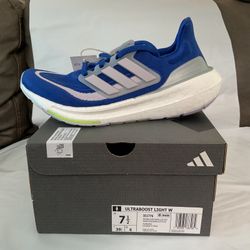 adidas women Size 7.5 Ultraboost Light Running Shoes 