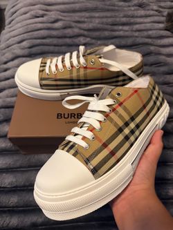 Burberry size 11