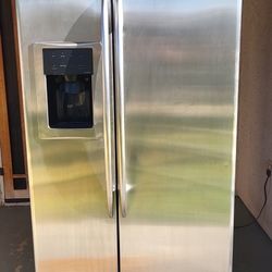 GE PROFILE  Refrigerator 