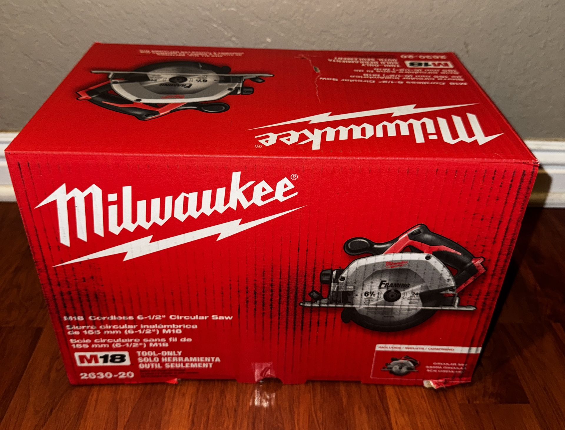 Milwaukee M18 18V Lithium Ion Cordless 6 1/2 in. Circular Saw