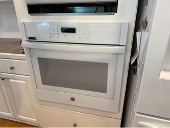 GE 30" Smart Built-In Wall Oven (White) - Works Great!