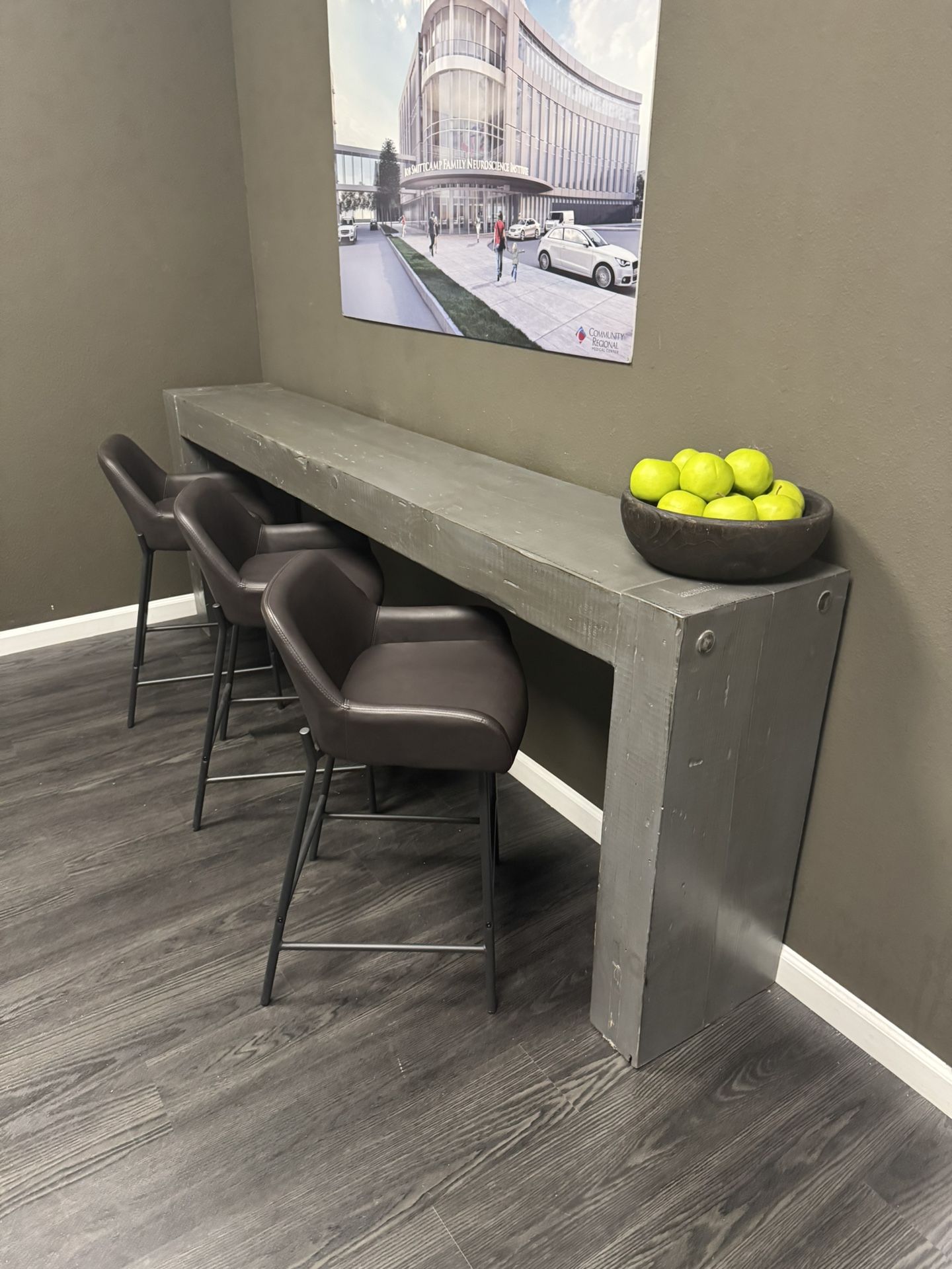Solid Wood Bar Counter and Bar Stools