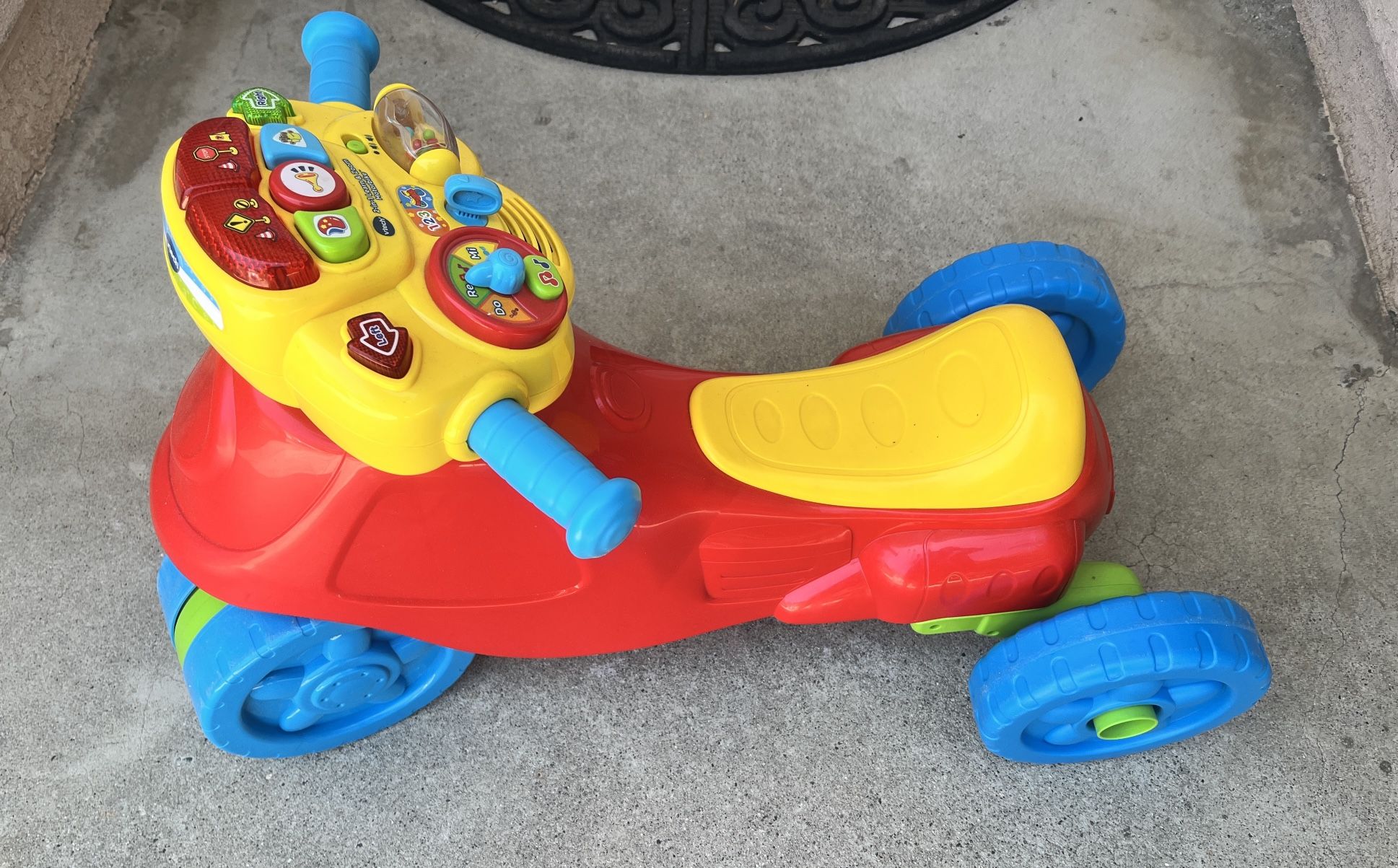 VTech 2 In 1 Learn & Zoom Motorbike