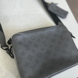 Louis Vuitton Duo Messenger