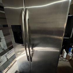 Refrigerator - GE 