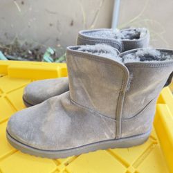 Brand new Ugg grey Short Boots Women’s 9