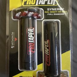 ProTaper Synergy Dual Density MX Grips, Full Diamond. These are handlebar grips for motocross bikes or ATVs, known for their dual-compound constructio