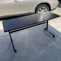 Table For Pc For Sale $40 Santa Ana City 