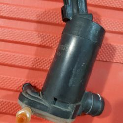 FORD EXPLORER WINDSHIELD WASHER RESERVOIR