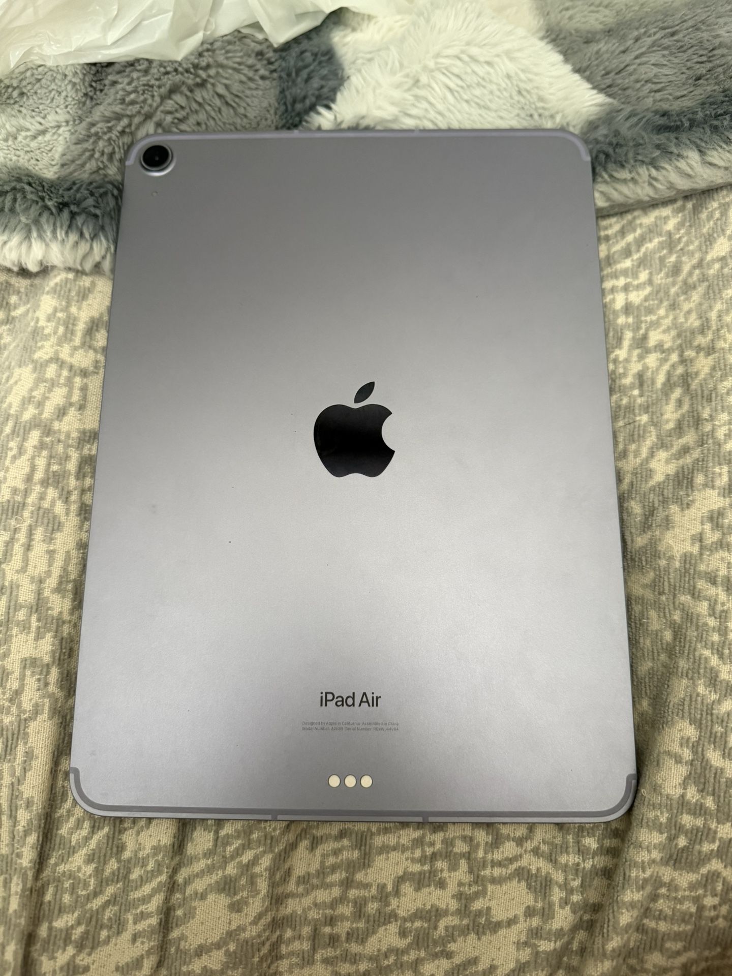 Apple iPad Air (purple) 5th Gen 11in.