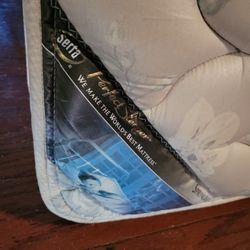 QUEEN Size Mattress Set