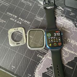 Apple Watch 7  45mm GPS