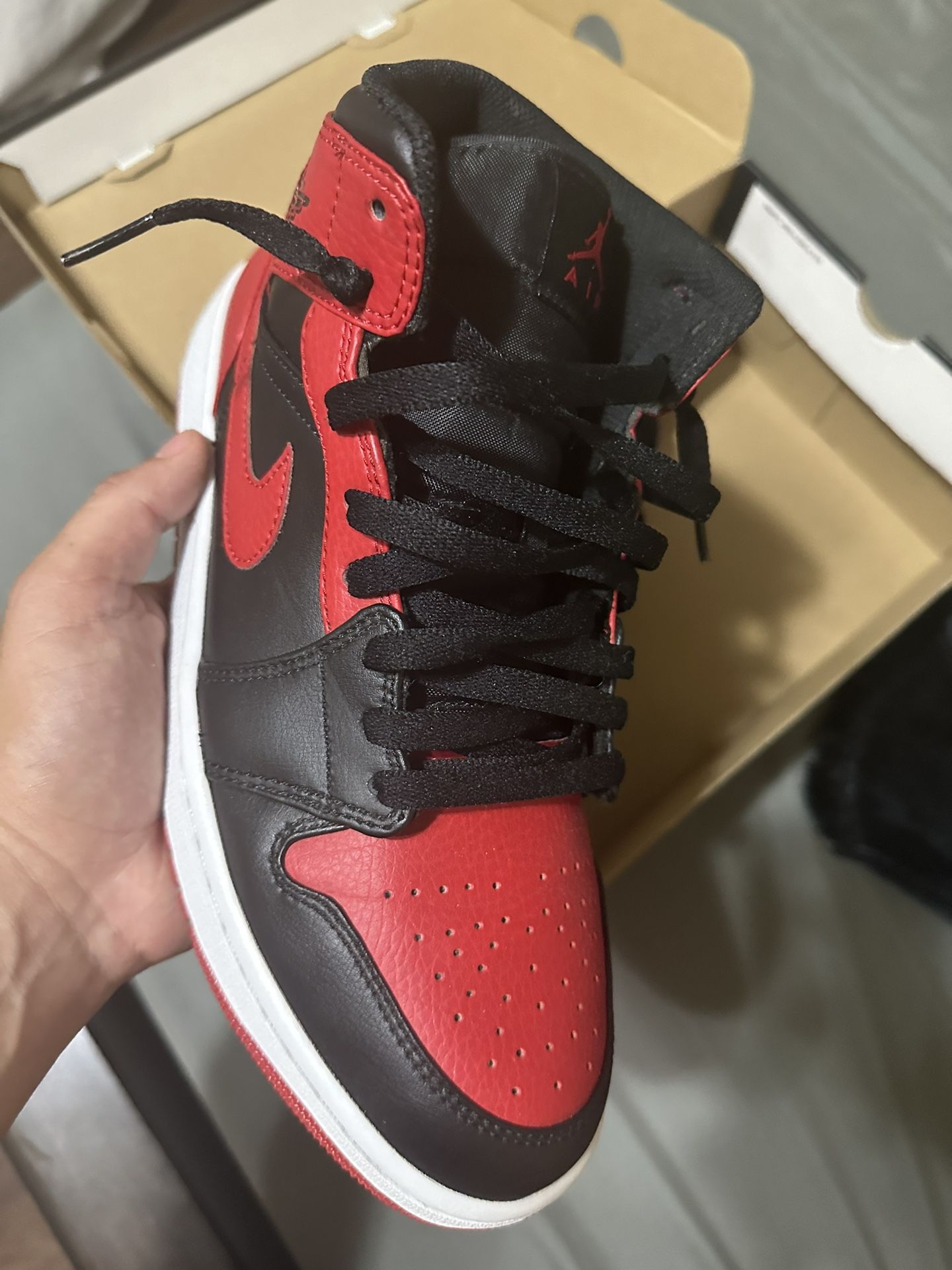 Air Jordan 1 Mid