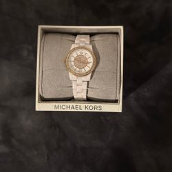 Pretty Pink Authentic Michael Kors Wallet For Women