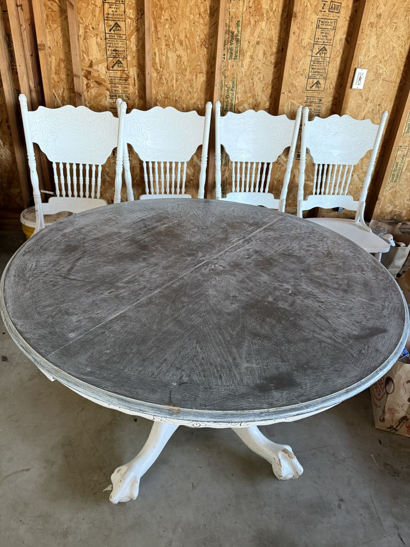4 Person Round Table