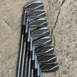 MacGregor M Tourney CF 4000 Iron Set 9,8,7,6,5,4,3,2 Left Handed