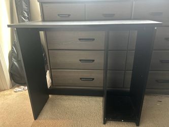 Computer desk