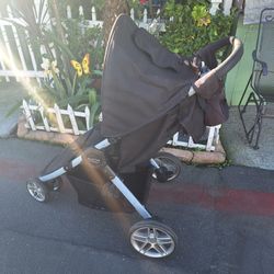 Stroller (Check My List Posted For More 👍) 