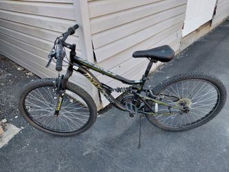 Adult bike 26" $75 no trades 19114 zip