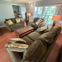 Living Room Set  6 Piece’s 